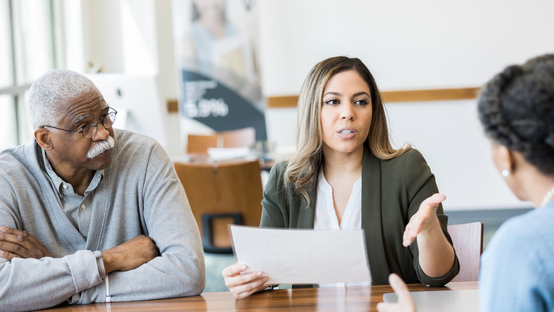 Advisor explaining information